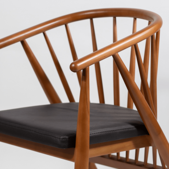 drewniane krzeslo zblizenie